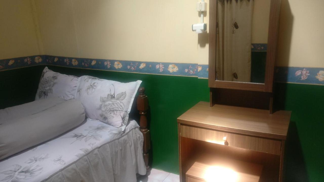 Homestay Arya Mangunan Bantul Exterior foto